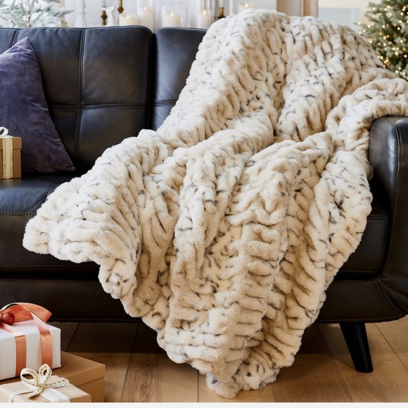 Hotel du Cobb Luxury Faux Fur Throw Dennis Basso Ivory Lynx NEW
